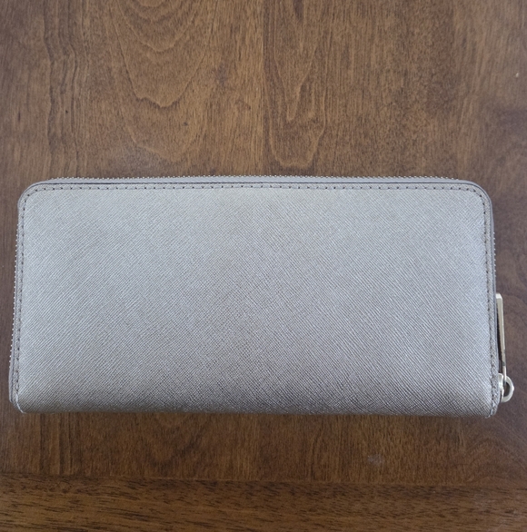 Michael Kors Metallic Gold Wallet - Picture 2 of 8